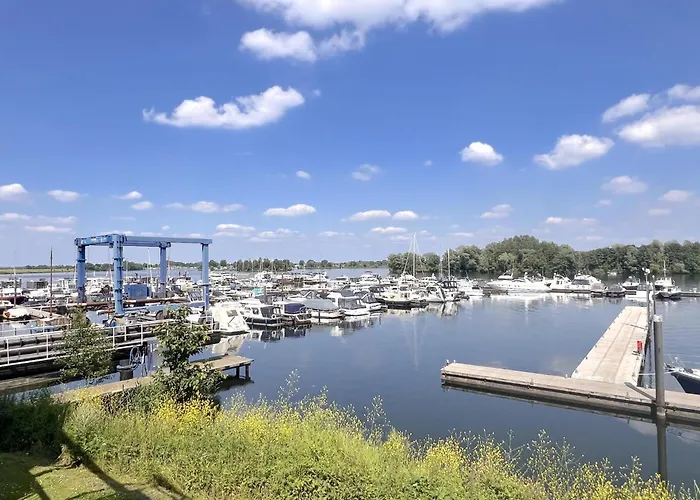 Havenzicht Apartment Maasbommel